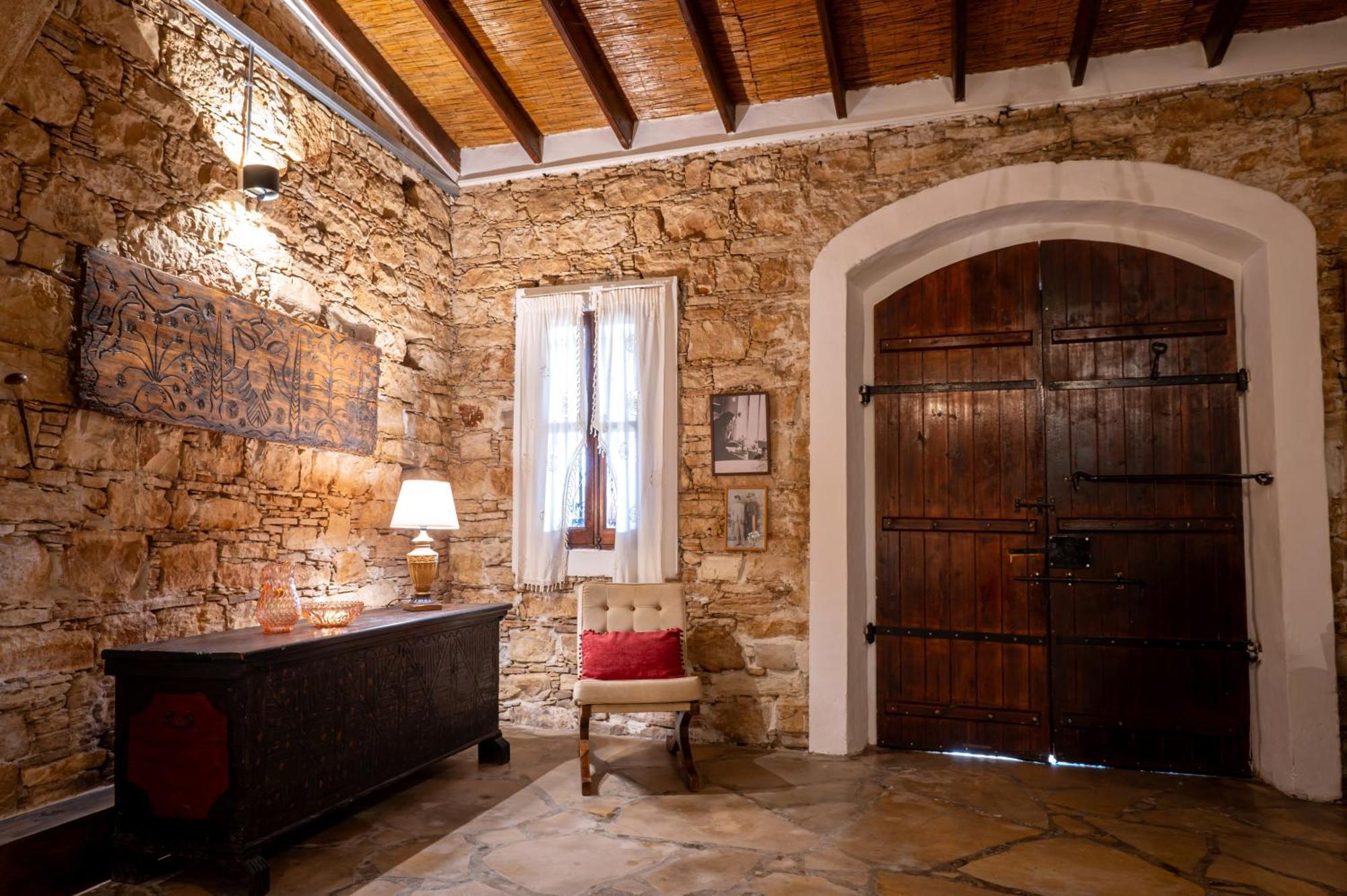 Oinoessa Traditional Boutique Guest Houses Lofou Eksteriør bilde